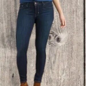 Levi’s Dark Blue Wash 711 SKINNY Denim Jeans Size 26